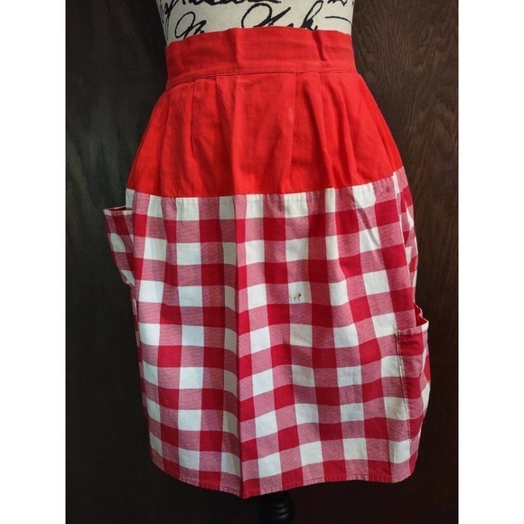 VINTAGE Half Apron Gingham Red & White Checkered Check Gingham Tie Pockets FLAW - Picture 1 of 6